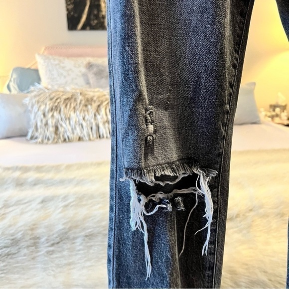 URBAN OUTFITTERS Black Jeans BDG 23 SLIM STRAIGHT High Waisted Holy Distressed - Picture 6 of 15
